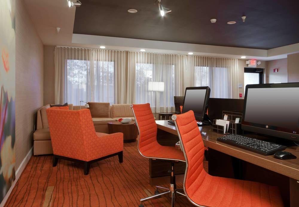 Courtyard By Marriott Palmdale