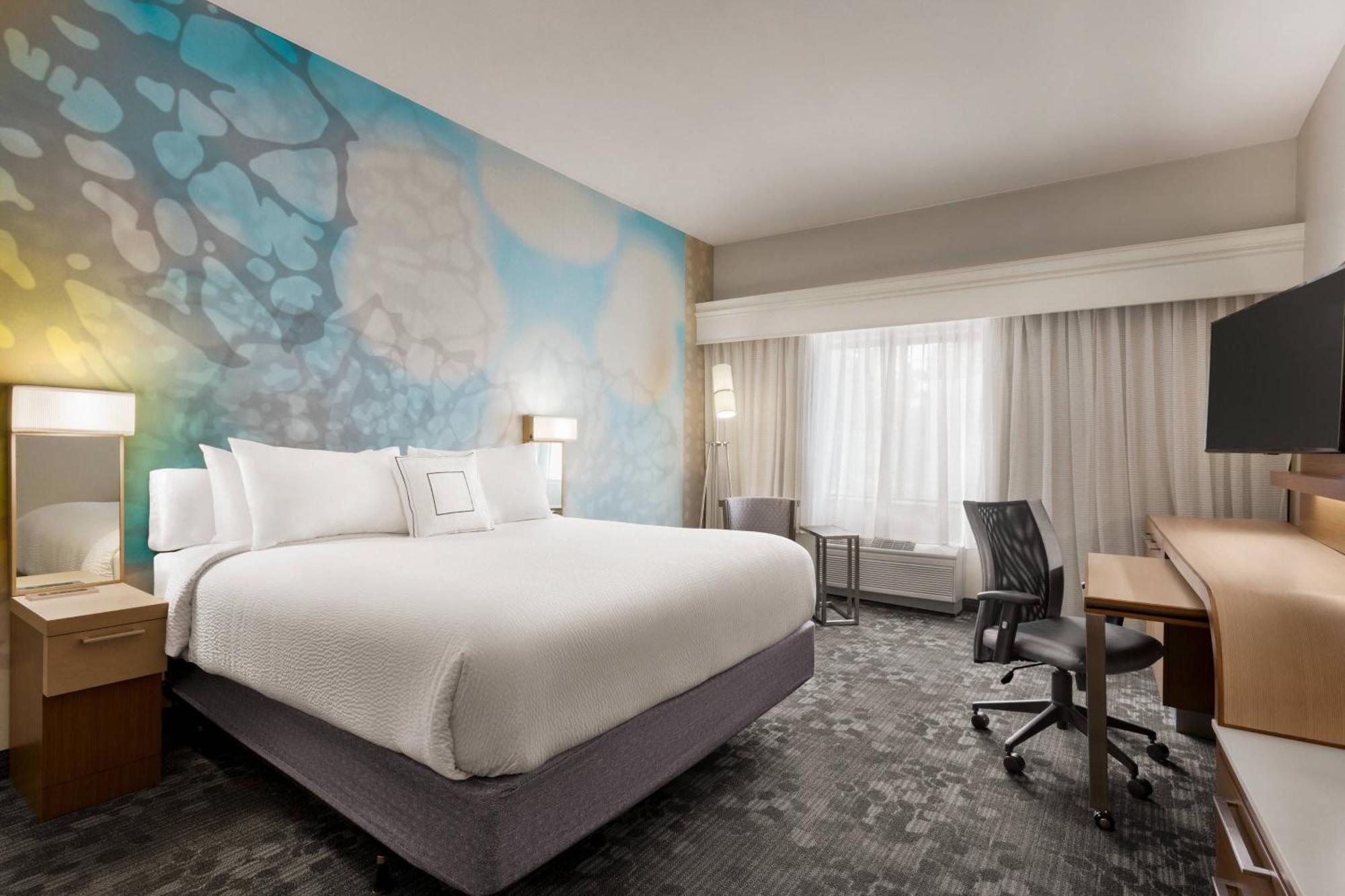 Courtyard By Marriott