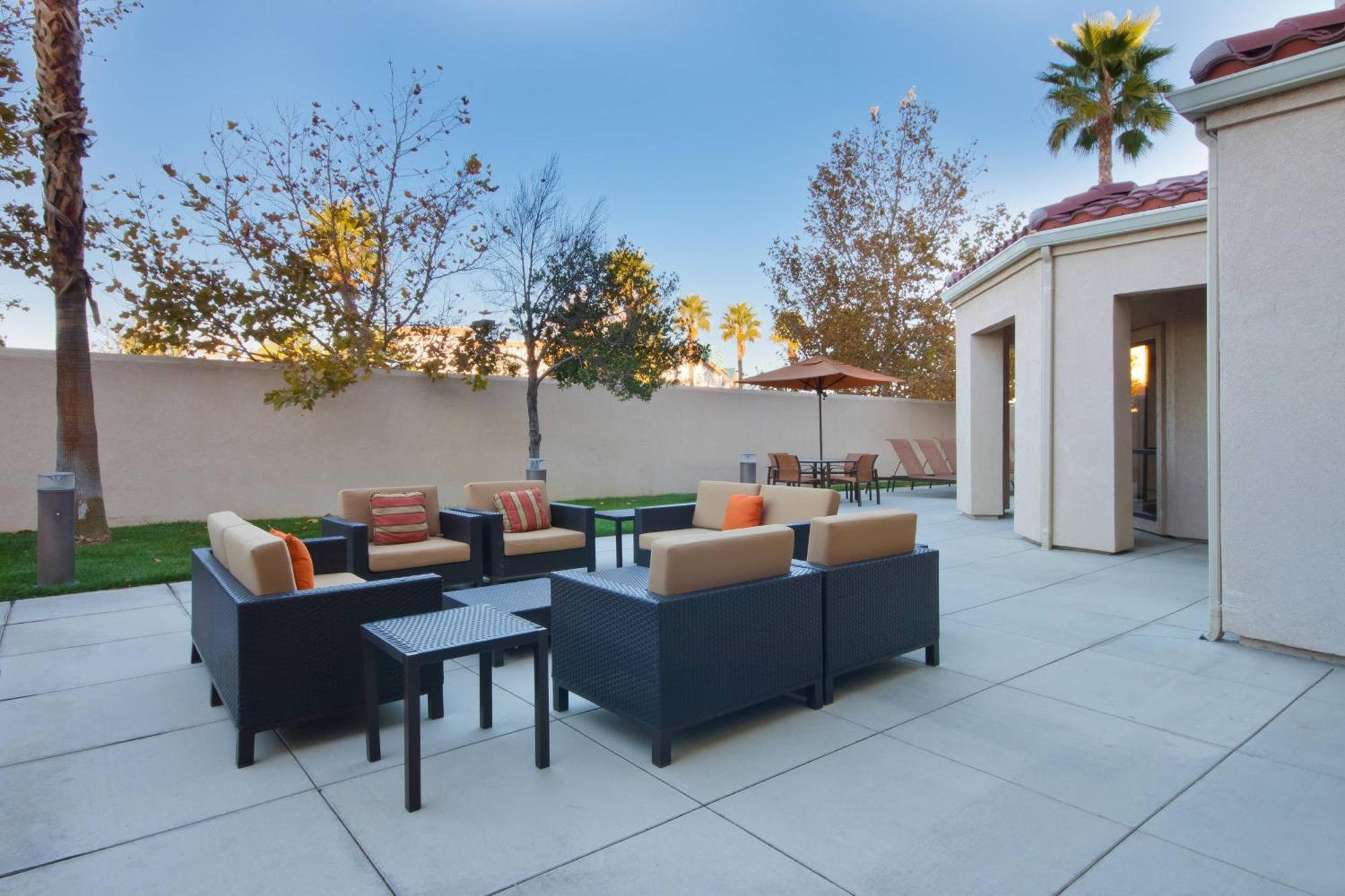 Courtyard By Marriott